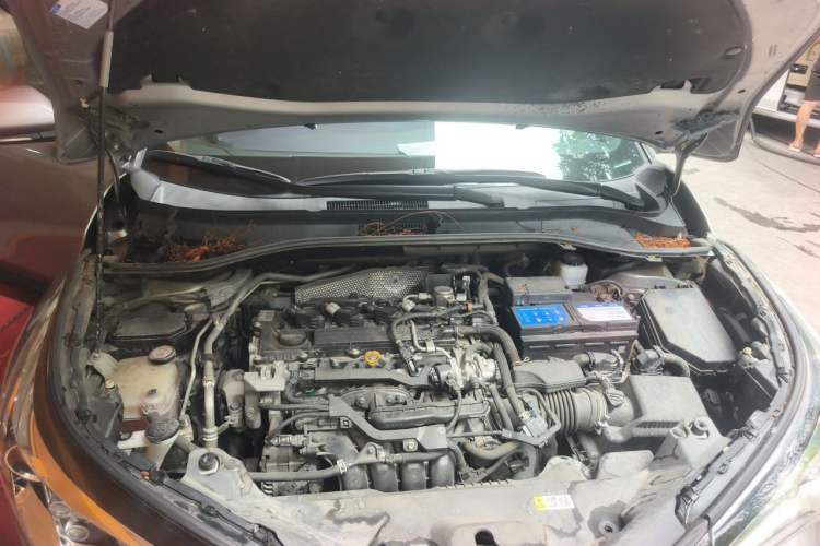 Used Toyota IZOA 2018 2.0L Yichi Version China VI Standard Engine Bay