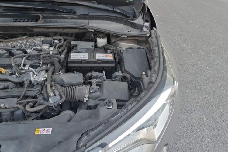 Used Toyota IZOA 2018 2.0L Yichi Version China VI Standard Engine Bay Left