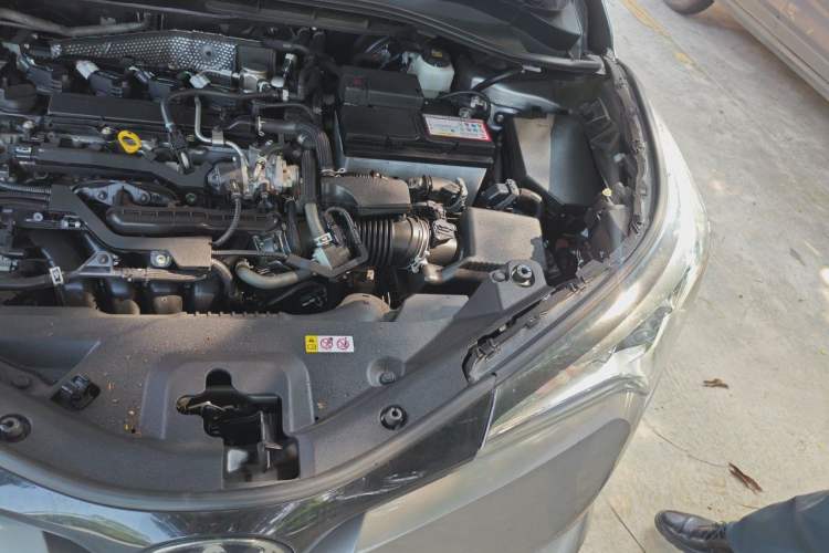 Used Toyota IZOA 2018 2.0L Yichi Version China VI Standard Engine Bay Left