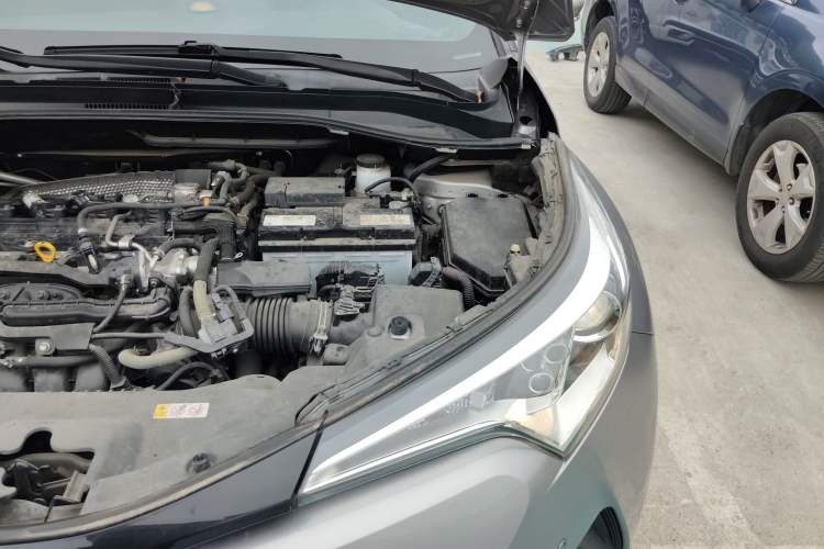 Used Toyota IZOA 2018 2.0L Yichi Version China VI Standard Engine Bay Left