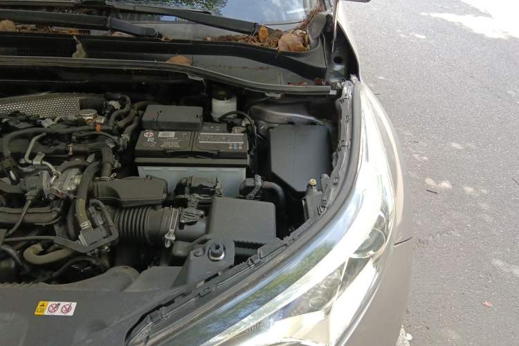 Used Toyota IZOA 2018 2.0L Yichi Version China VI Standard Engine Bay Left