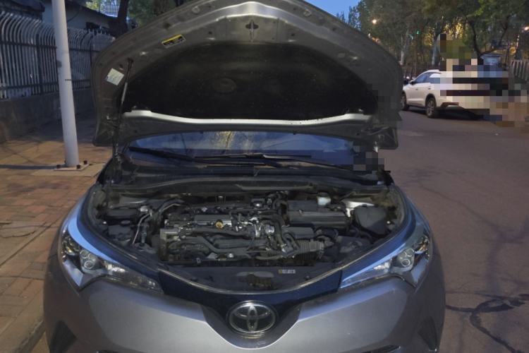 Used Toyota IZOA 2018 2.0L Yichi Version China VI Standard Engine Bay