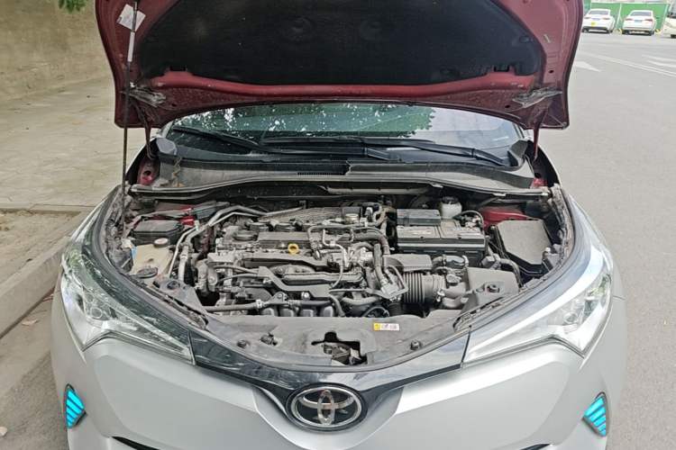 Used Toyota IZOA 2018 2.0L Yichi Edition China V Standard Engine Bay