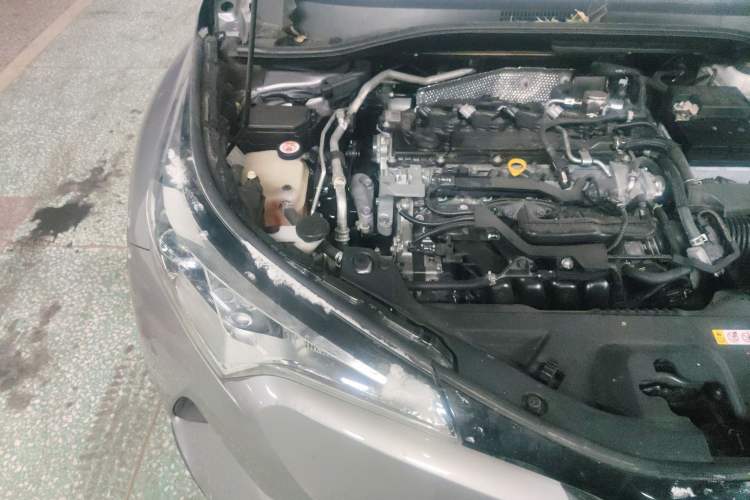 Used Toyota IZOA 2018 2.0L Yichi Version China VI Standard Engine Bay Right