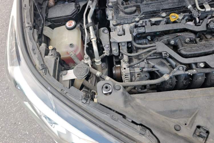 Used Toyota IZOA 2018 2.0L Yichi Version China VI Standard Engine Bay Right