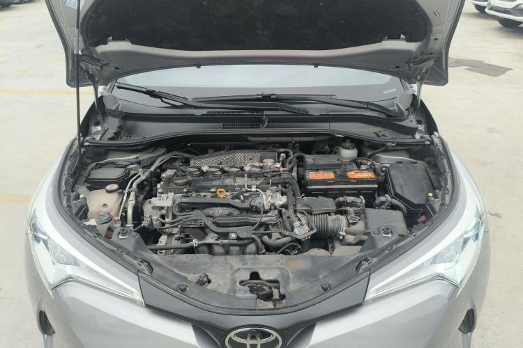 Used Toyota IZOA 2018 2.0L Yichi Version China VI Standard Engine Bay