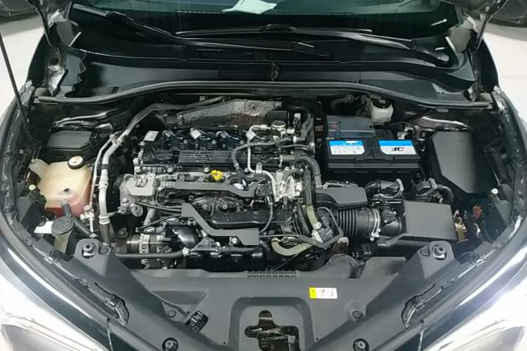 Used Toyota IZOA 2018 2.0L Yichi Edition China V Standard Engine Bay