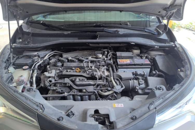 Used Toyota IZOA 2018 2.0L Yichi Version China VI Standard Engine Bay