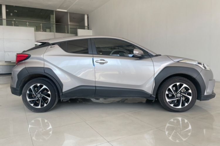 Used Toyota IZOA 2018 2.0L Yichi Version China VI Standard Exterior 1