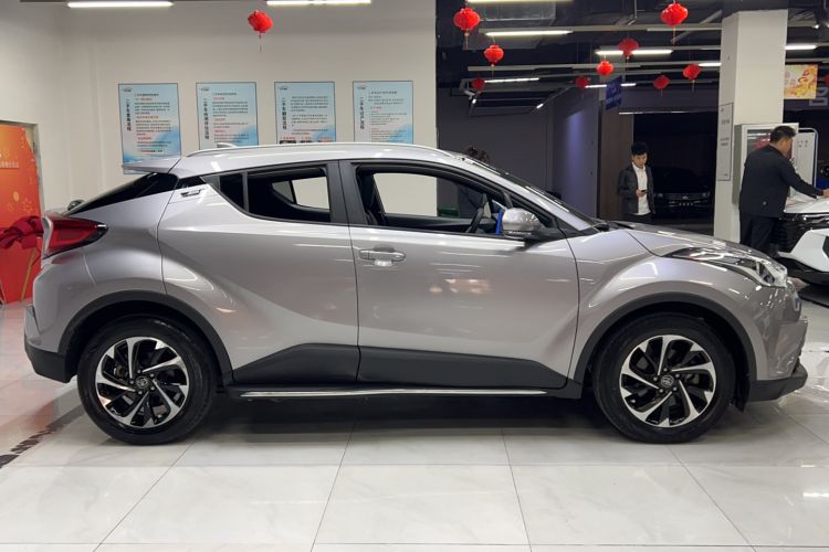 Used Toyota IZOA 2018 2.0L Yichi Edition China V Standard Exterior 2