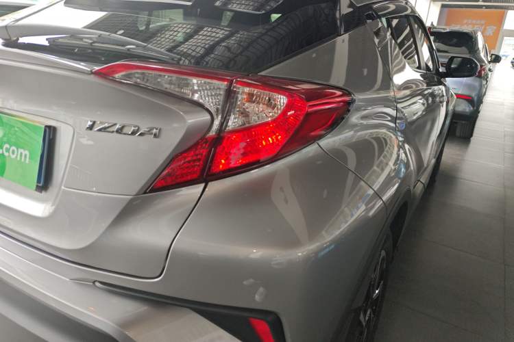 Used Toyota IZOA 2018 2.0L Yichi Version China VI Standard Exterior 3