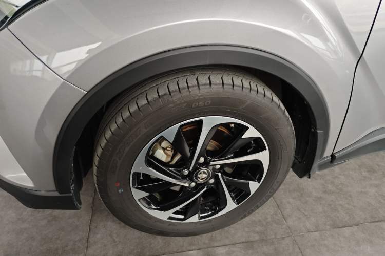 Used Toyota IZOA 2018 2.0L Yichi Version China VI Standard Exterior 4
