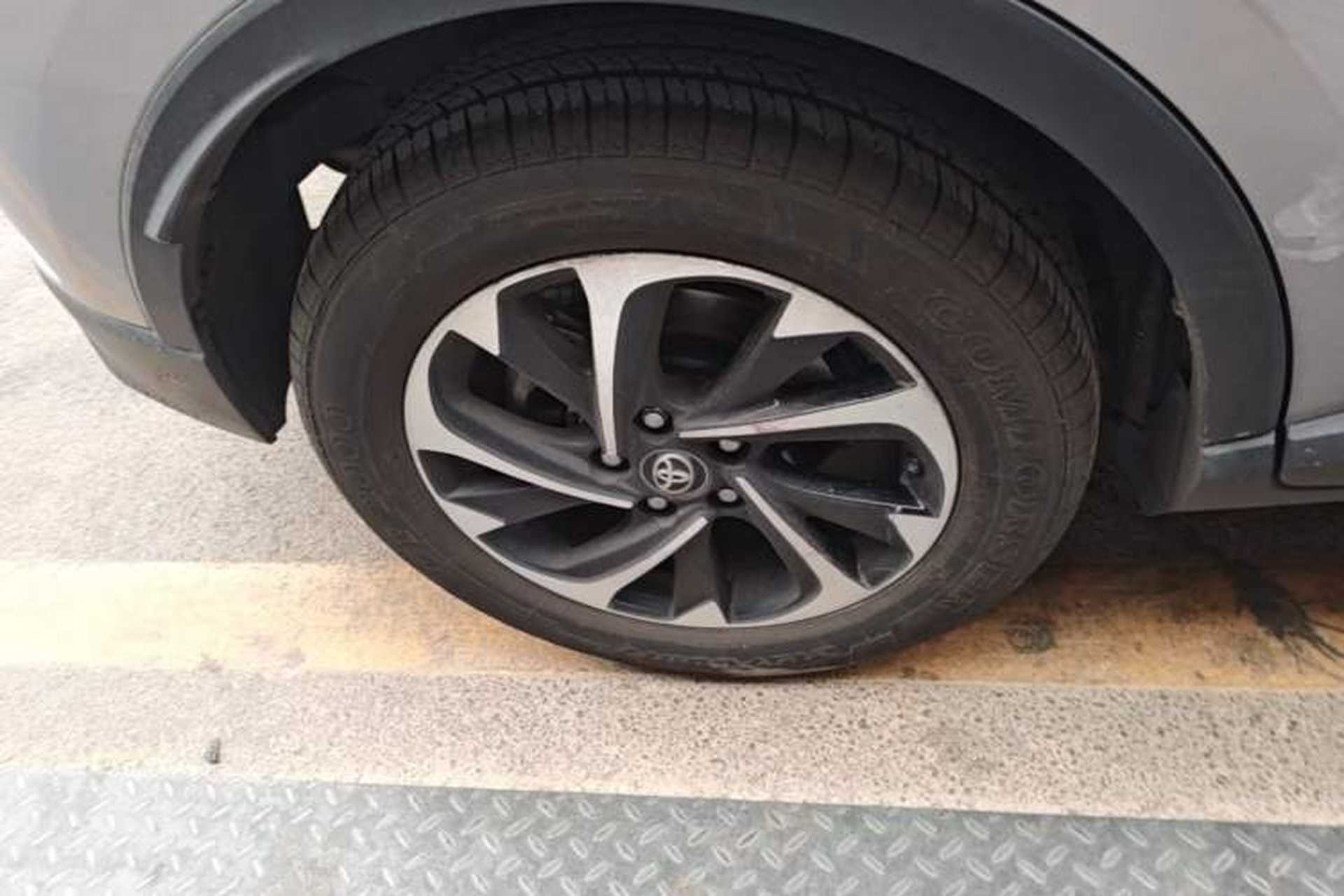 Used Toyota IZOA 2018 2.0L Yichi Version China VI Standard Exterior 5