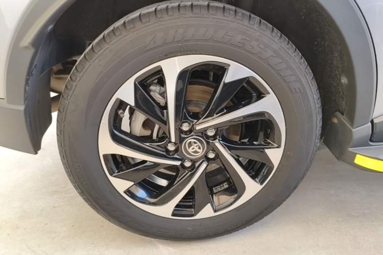 Used Toyota IZOA 2018 2.0L Yichi Version China VI Standard Exterior 5