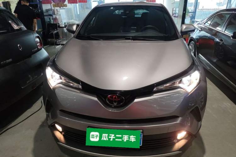 Used Toyota IZOA 2018 2.0L Yichi Version China VI Standard Front