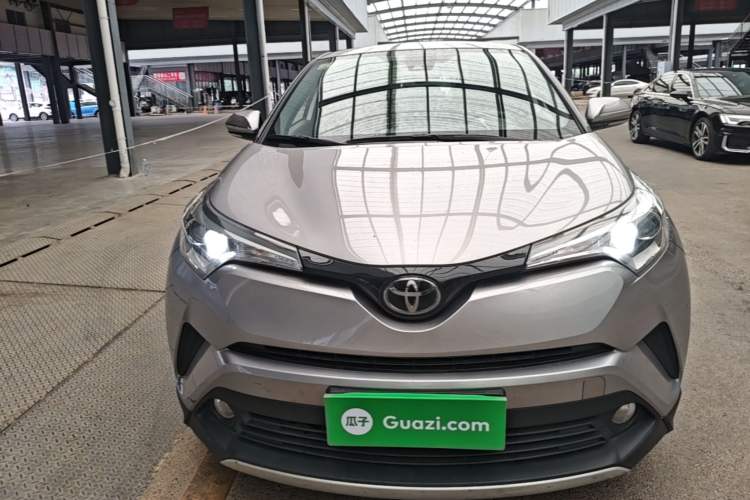 Used Toyota IZOA 2018 2.0L Yichi Version China VI Standard Front