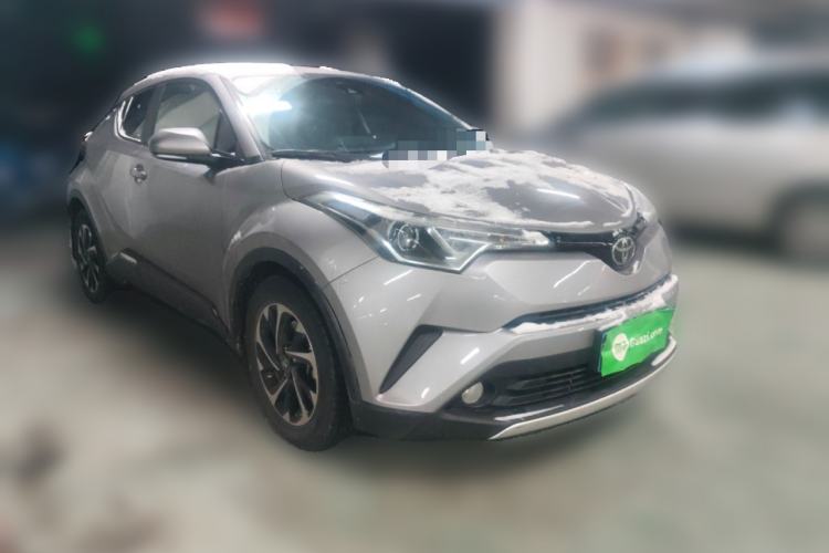 Used Toyota IZOA 2018 2.0L Yichi Version China VI Standard Front Right 45 Deg