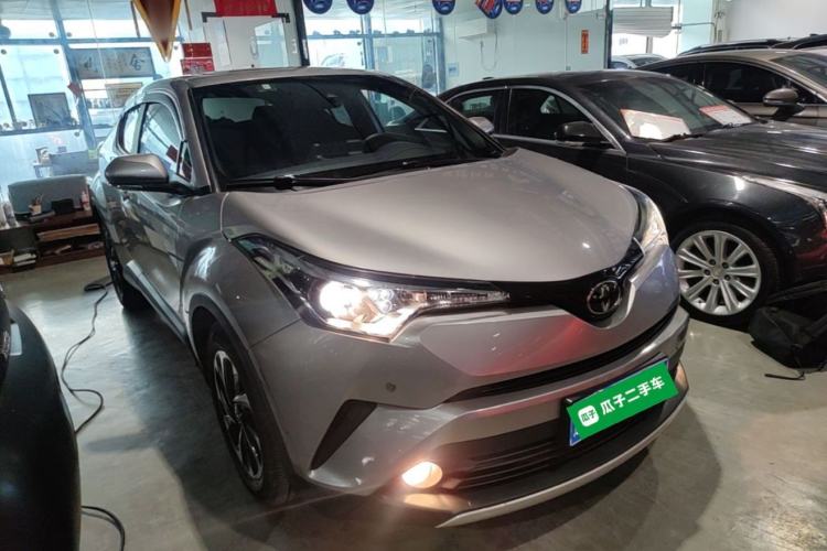 Used Toyota IZOA 2018 2.0L Yichi Version China VI Standard Front Right 45 Deg