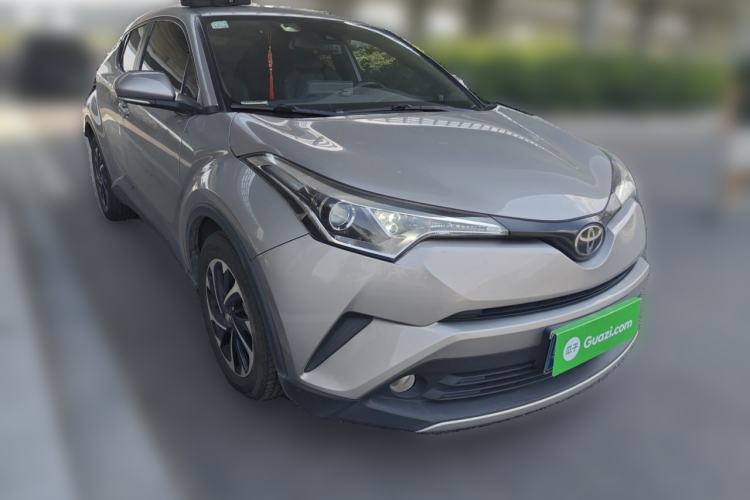 Used Toyota IZOA 2018 2.0L Yichi Version China VI Standard Front Right 45 Deg