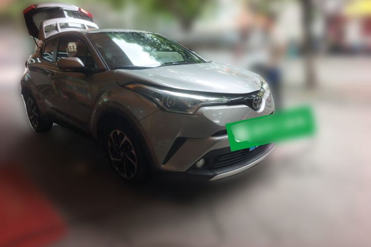 Used Toyota IZOA 2018 2.0L Yichi Version China VI Standard Front Right 45 Deg