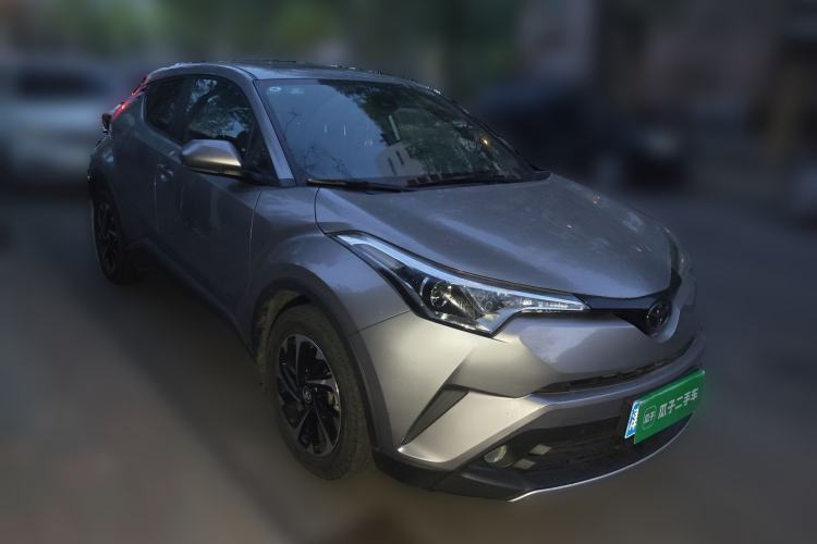 Used Toyota IZOA 2018 2.0L Yichi Version China VI Standard Front Right 45 Deg