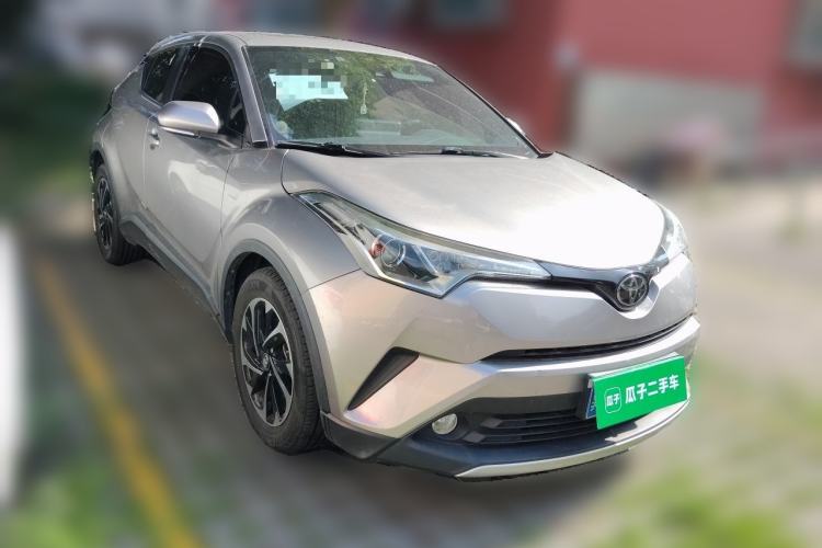 Used Toyota IZOA 2018 2.0L Yichi Version China VI Standard Front Right 45 Deg