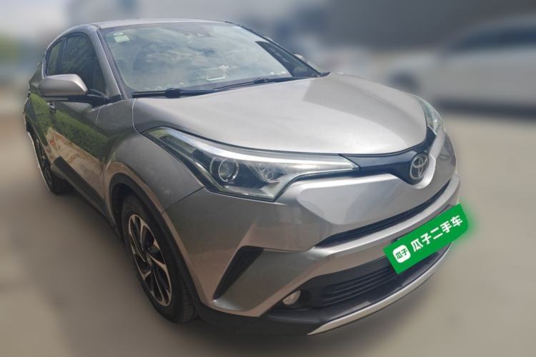 Used Toyota IZOA 2018 2.0L Yichi Edition China V Standard Front Right 45 Deg
