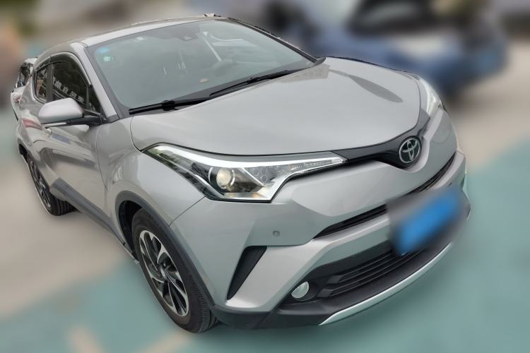 Used Toyota IZOA 2018 2.0L Yichi Version China VI Standard Front Right 45 Deg