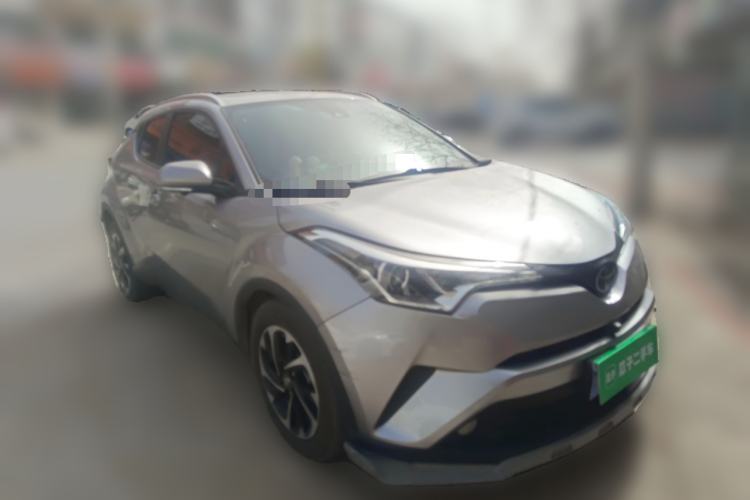 Used Toyota IZOA 2018 2.0L Yichi Version China VI Standard Front Right 45 Deg
