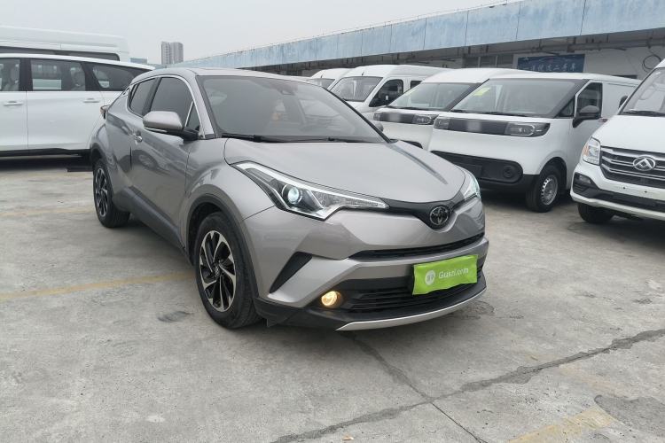 Used Toyota IZOA 2018 2.0L Yichi Version China VI Standard Front Right 45 Deg