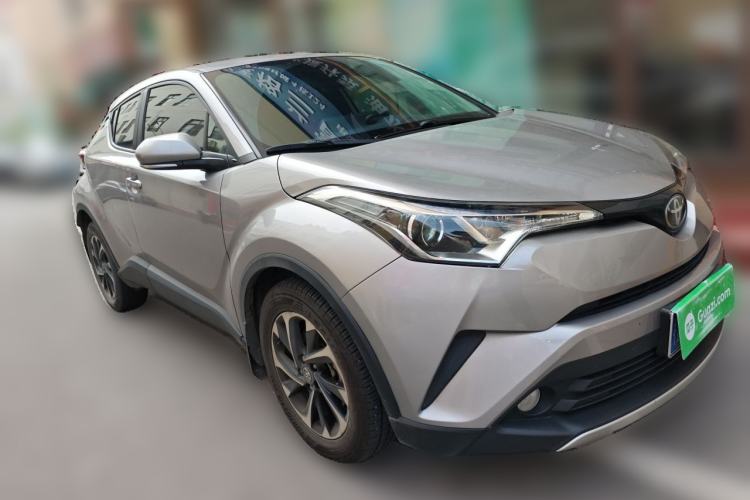 Used Toyota IZOA 2018 2.0L Yichi Version China VI Standard Front Right 45 Deg