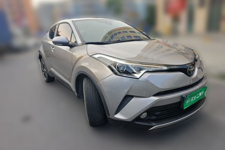 Used Toyota IZOA 2018 2.0L Yichi Version China VI Standard Front Right 45 Deg
