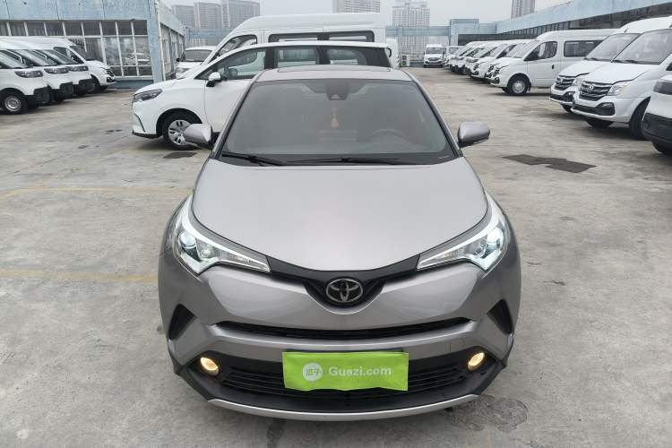 Used Toyota IZOA 2018 2.0L Yichi Version China VI Standard Front