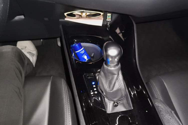 Used Toyota IZOA 2018 2.0L Yichi Edition China V Standard Gear Lever