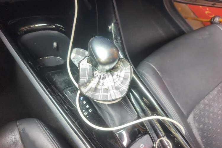 Used Toyota IZOA 2018 2.0L Yichi Version China VI Standard Gear Lever