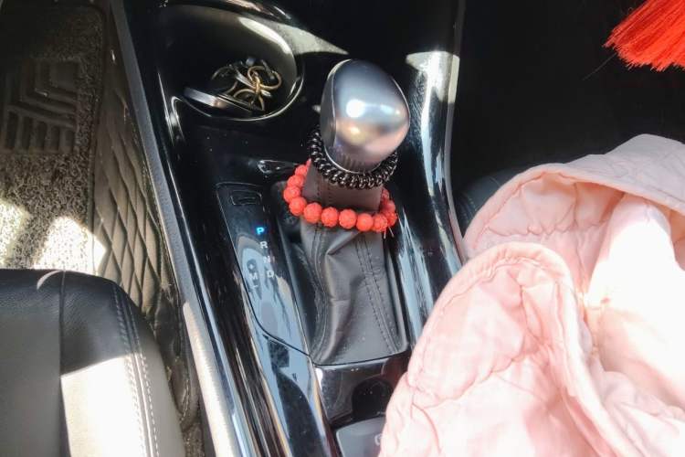 Used Toyota IZOA 2018 2.0L Yichi Version China VI Standard Gear Lever