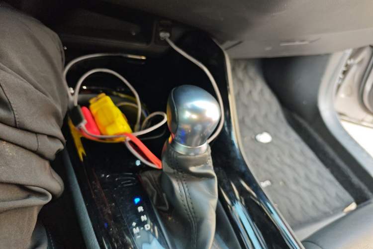 Used Toyota IZOA 2018 2.0L Yichi Version China VI Standard Gear Lever