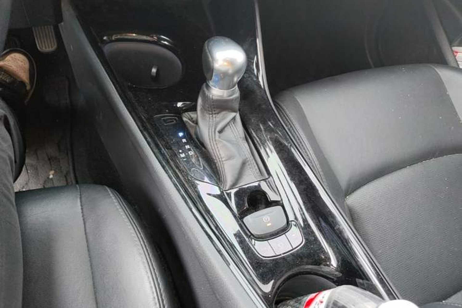Used Toyota IZOA 2018 2.0L Yichi Edition China V Standard Gear Lever