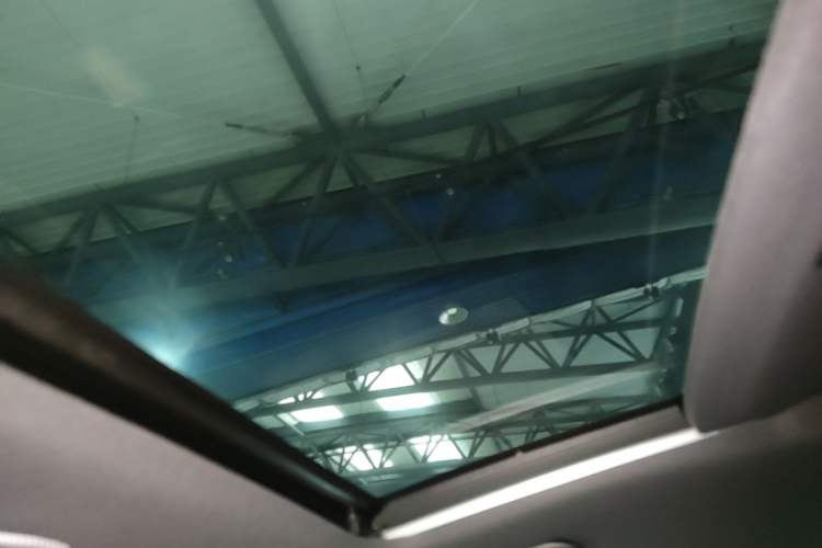 Used Toyota IZOA 2018 2.0L Yichi Version China VI Standard Headliner