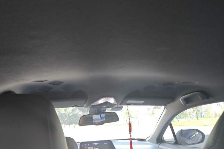 Used Toyota IZOA 2018 2.0L Yichi Version China VI Standard Headliner