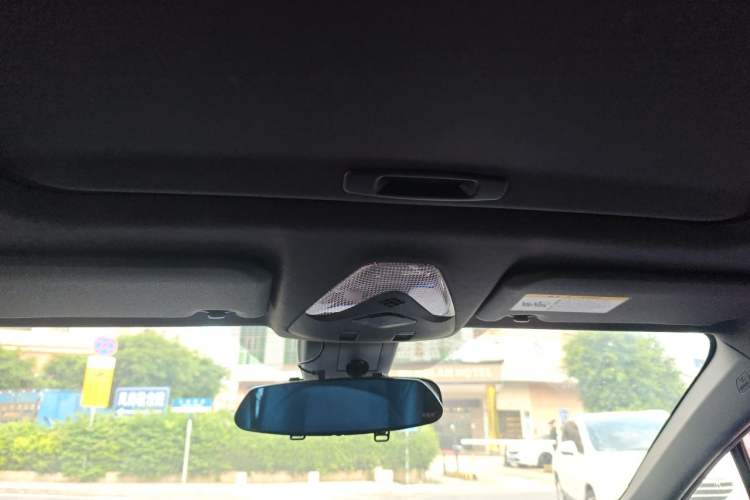Used Toyota IZOA 2018 2.0L Yichi Version China VI Standard Headliner