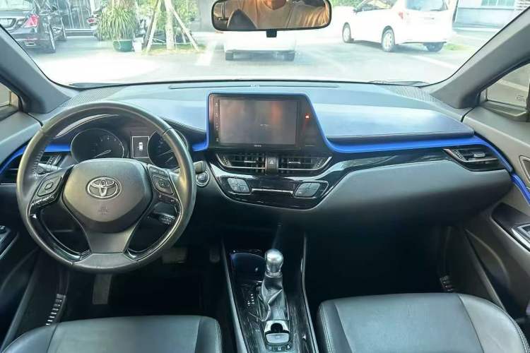 Used Toyota IZOA 2018 2.0L Yichi Edition China V Standard Interior 1