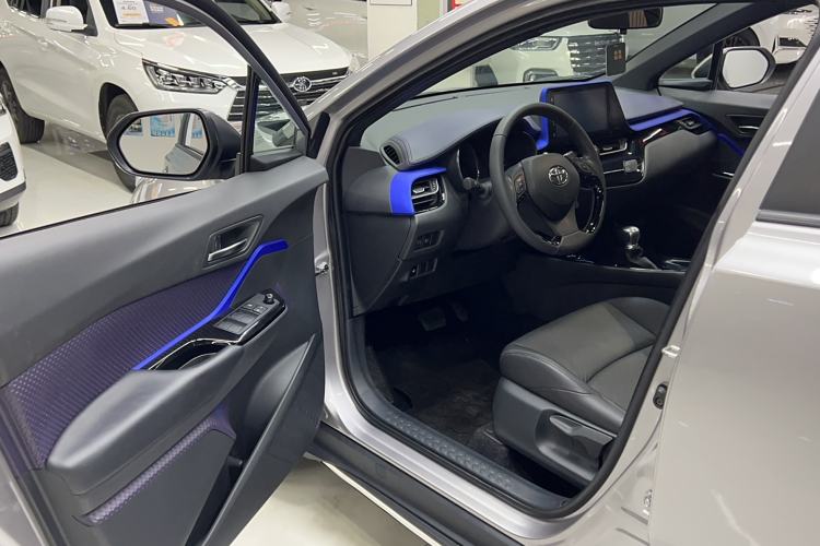 Used Toyota IZOA 2018 2.0L Yichi Edition China V Standard Interior 2