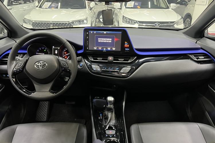 Used Toyota IZOA 2018 2.0L Yichi Edition China V Standard Interior 3