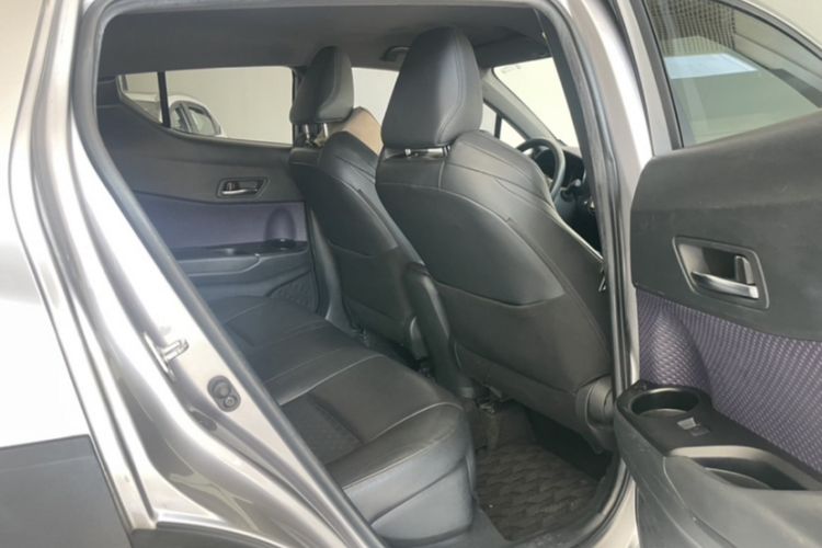 Used Toyota IZOA 2018 2.0L Yichi Version China VI Standard Interior 4