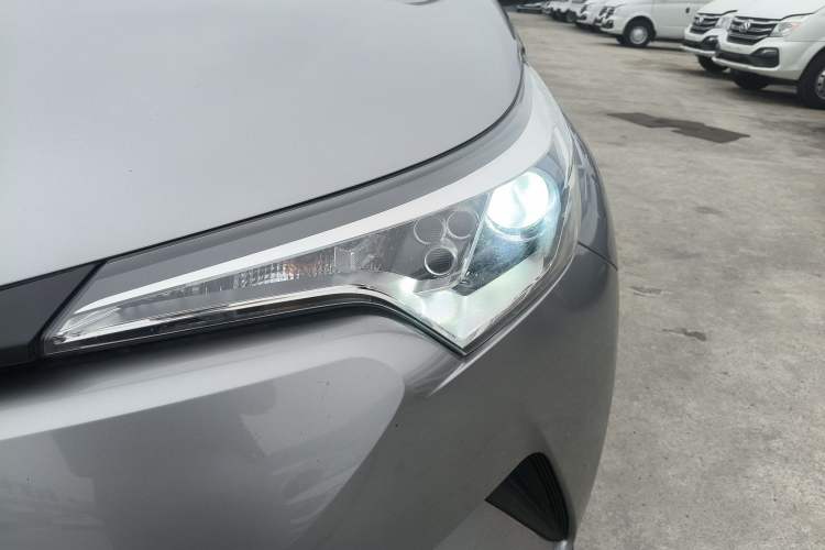 Used Toyota IZOA 2018 2.0L Yichi Version China VI Standard Left Front Headlight