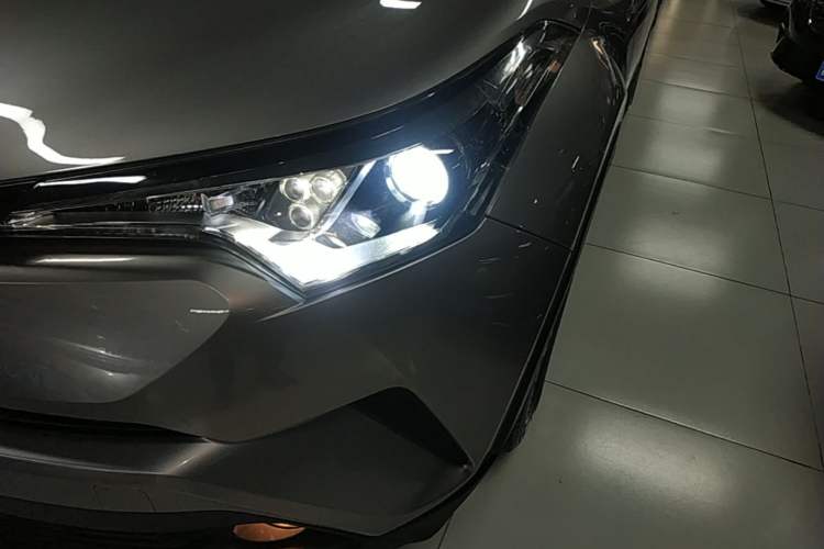 Used Toyota IZOA 2018 2.0L Yichi Edition China V Standard Left Front Headlight