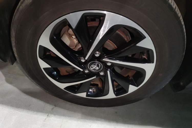 Used Toyota IZOA 2018 2.0L Yichi Version China VI Standard Left Front Wheel Hub