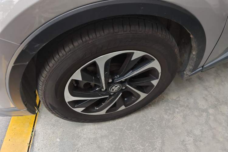 Used Toyota IZOA 2018 2.0L Yichi Version China VI Standard Left Front Wheel Hub