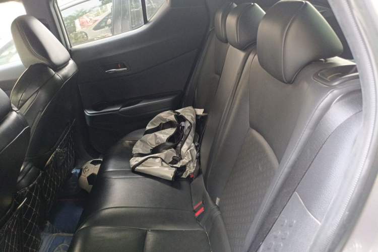 Used Toyota IZOA 2018 2.0L Yichi Edition China V Standard Left Rear Seat